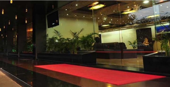 Infiniti Hotel And Spa Indore Extérieur photo