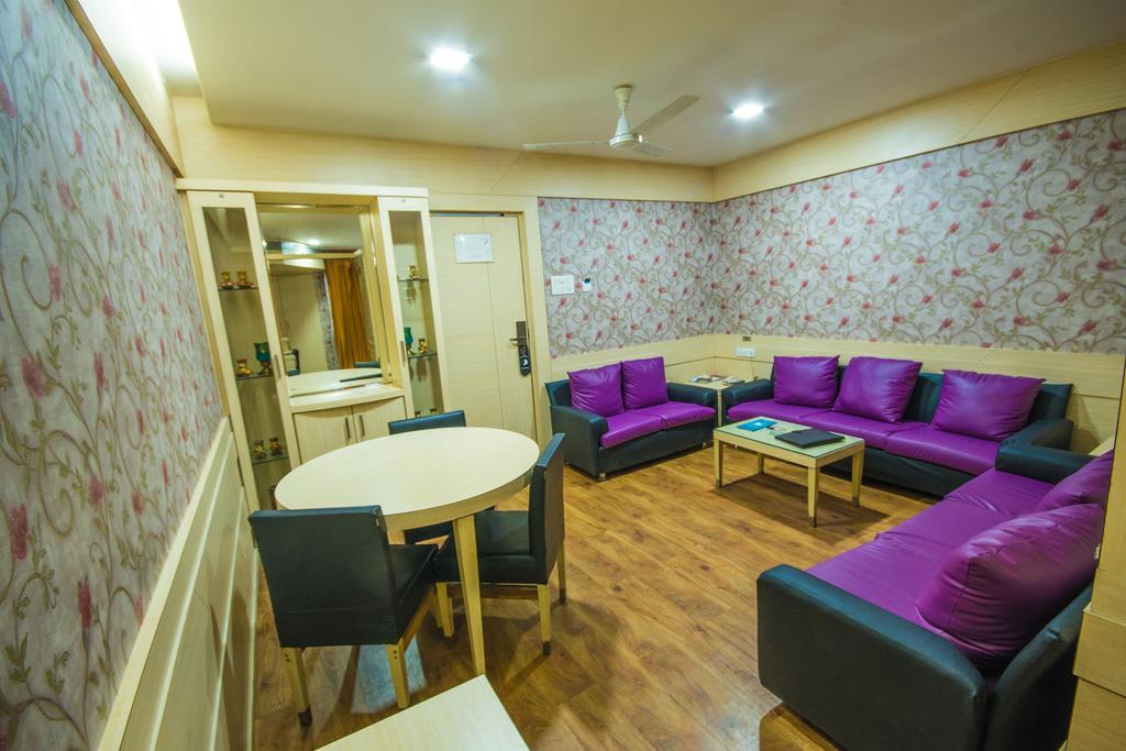 Infiniti Hotel And Spa Indore Extérieur photo