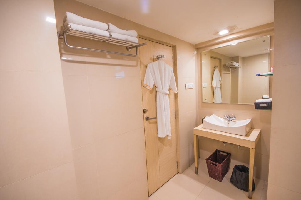 Infiniti Hotel And Spa Indore Extérieur photo