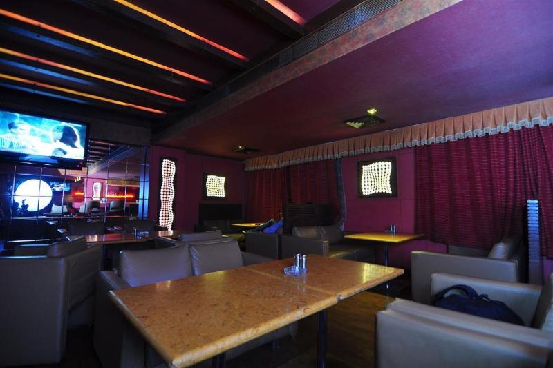 Infiniti Hotel And Spa Indore Extérieur photo