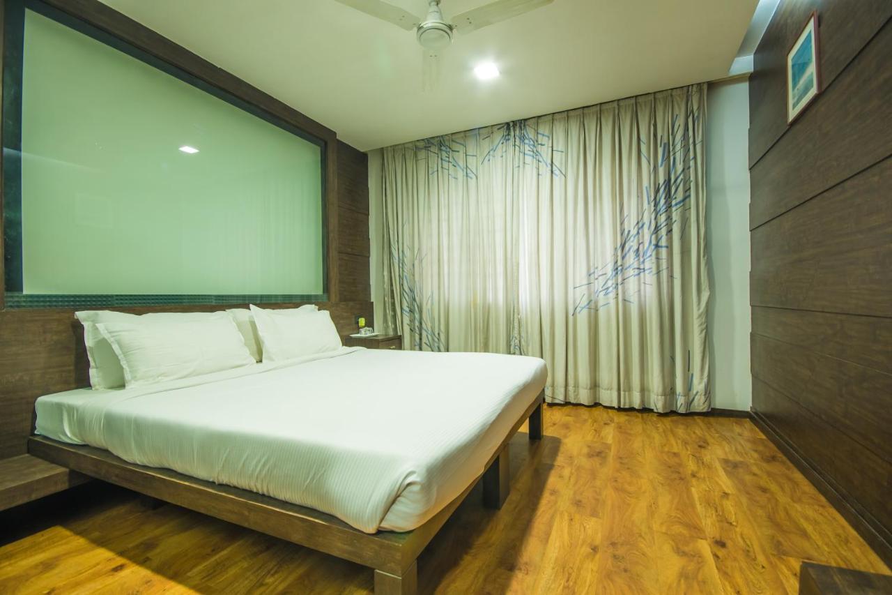 Infiniti Hotel And Spa Indore Extérieur photo